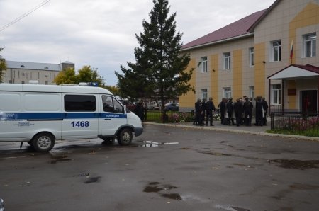 В Рубцовске в зале суда неизвестными лицами захвачены заложники