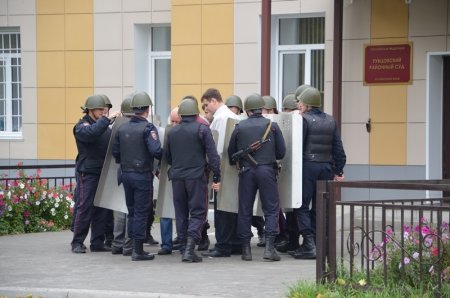 В Рубцовске в зале суда неизвестными лицами захвачены заложники