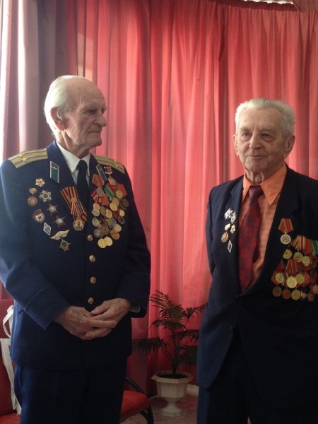 Рубцовский ветеран ВОВ презентовал третье издание о жизни солдата на войне