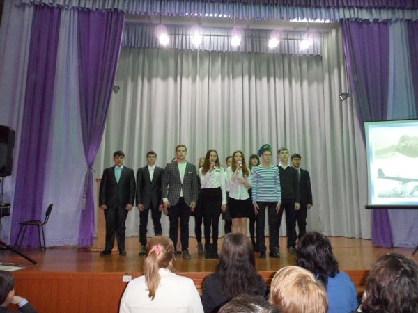Гимназия №8 города Рубцовска проводит вокальный конкурс «РАВНЕНИЕ НА ПОБЕДУ!»