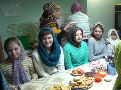 Воспитанники Детско-юношеского центра Рубцовска нанесли ответный визит настоятелю Богородице-Рождественской Церкви