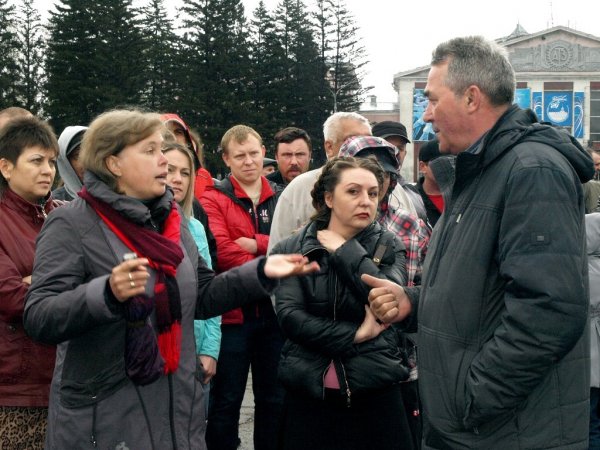 Глава администрации Рубцовска ответил на вопросы протестующих