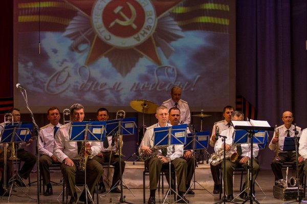 В Рубцовске прошел праздничный концерт военного оркестра войсковой части 67/20