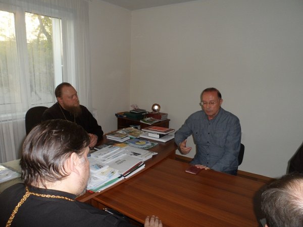 Рубцовскую епархию посетил известный православный писатель Виктор Николаев