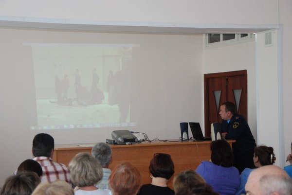 Медикам Рубцовской ГБ №1 провели лекцию по пожарной безопасности