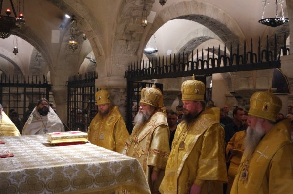 Преосвященнейший Роман, епископ Рубцовский и Алейский помолился за всю Рубцовскую паству у мощей Николая Чудотворца в Бари