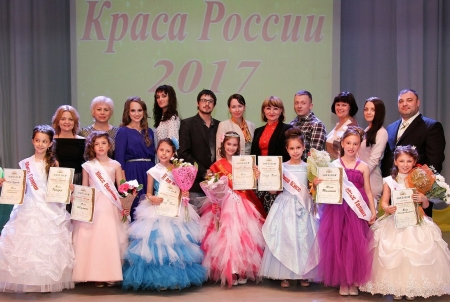 В Рубцовске назвали победительниц в номинации «Мисс Детский сад» и «Мисс начальная школа»