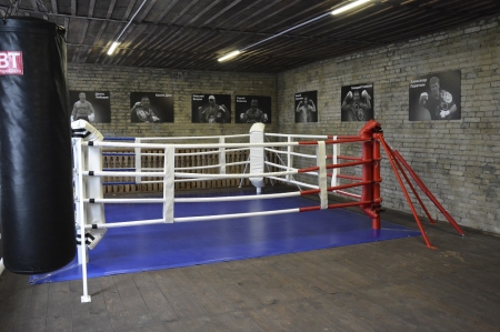 В ИК-3 УФСИН России по Алтайскому краю открыли зал для занятий боксом