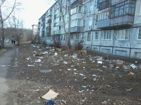 Пришла весна в Рубцовск и оголила зимние свалки мусора