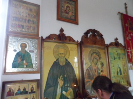 В рубцовском православном храме икона Сергия Радонежского не только спасла от гибели другие иконы но и чудесным образом обновилась