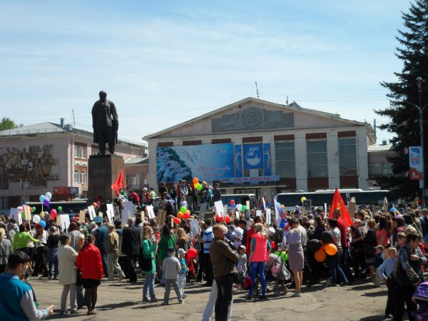 В торжественной части празднования Дня победы приняло участие несколько тысяч рубцовчан