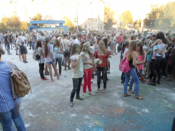 Впервые в Рубцовске прошел "Фестиваль красок"