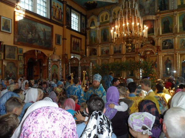 В Михайло-Архангельском храме г. Рубцовска совершен молебен на начало учебного года