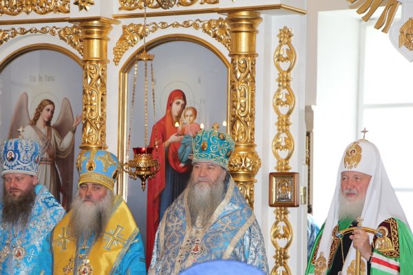 Духовенство Рубцовской епархии сослужили Патриарху Московскому и Всея Руси в барнаульском храме