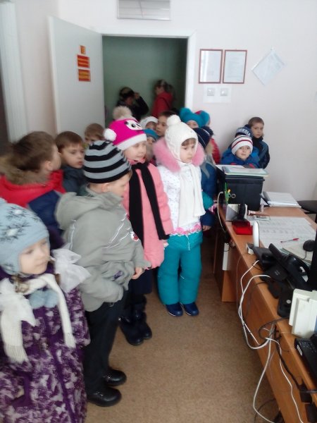 Воспитанники Рубцовской "Гимназии №3" посетили пожарную часть