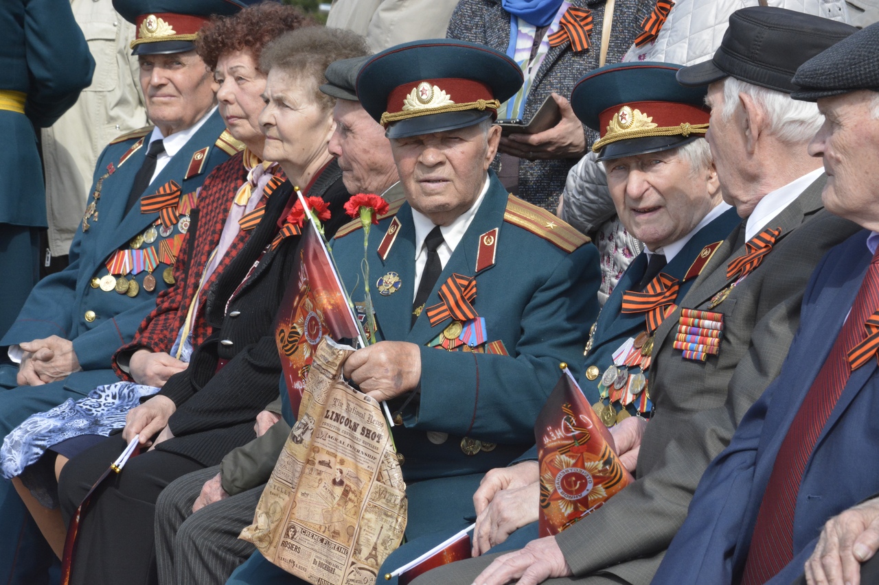 Ветерана ЛИУ-1 УФСИН России по Алтайскому краю поздравили с юбилеем