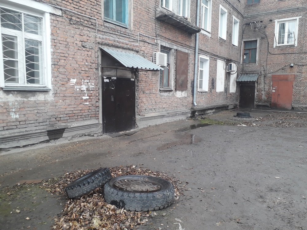 Сырость, плесень и зловонье: жители МКД в Рубцовске оказались заложниками непростой ситуации