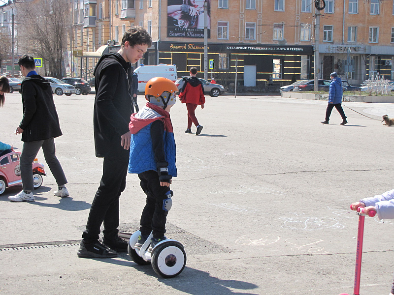 В Рубцовске в рамках проекта «Сообщество помощи семье» организовали гиропарк