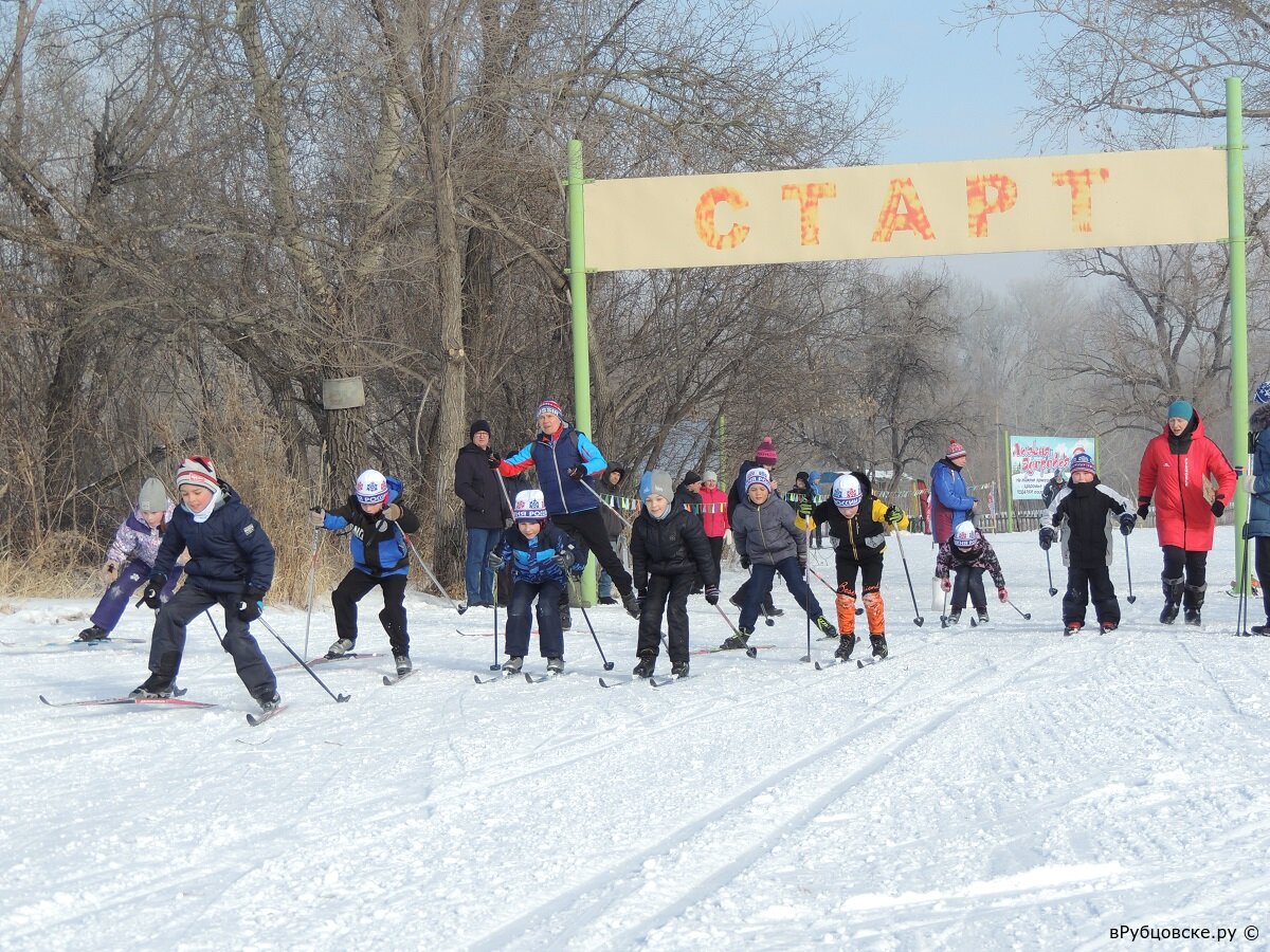 В Рубцовске прошли соревнования по лыжным гонкам памяти тренера Сергея Мороза